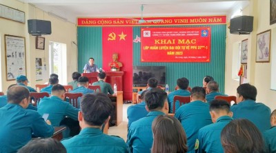 Đồng chí: Lại Hải Toàn - Phó giám đốc, Chính trị phó, Ban chỉ huy quân sự Công ty phát biểu khai mạc lớp học