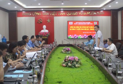 Đồng chí Nguyễn Kim Cẩn - Phó Trưởng Ban An toàn TKV phát biểu tại Hội nghị