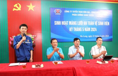 Đồng chí Trần Thanh Hải - Chủ tịch Công đoàn Phân xưởng chủ trì buổi sinh hoạt.