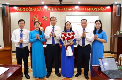 Ban Chấp hành công đoàn bộ phận khóa mới ra mắt Đại hội