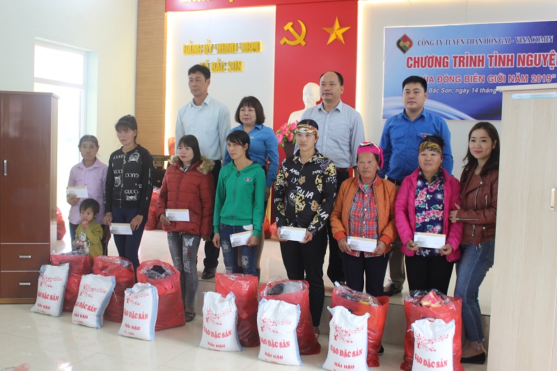 Đoàn thanh niên Công ty Tuyển Than Hòn Gai - Vinacomin tổ chức chương trình tình nguyện mùa đông biên giới năm 2019.