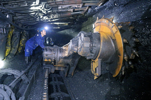 Đối với sản xuất than hầm lò, TKV chỉ đạo các mỏ ưu tiên áp dụng công nghệ cơ giới hoá