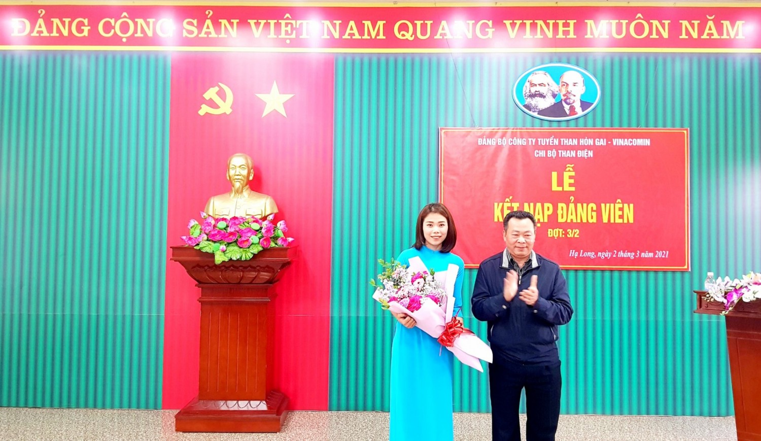 Chi bộ Than Điện Công ty Tuyển than Hòn Gai – Vinacomin tổ chức Lễ kết nạp đang viên cho quần chúng là Đoàn viên ưu Tú vào Đảng Cộng sản dịp 3/2/2021