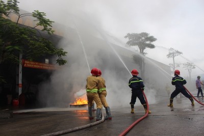 Công ty Tuyển than Hòn Gai - Vinacomin phối hợp với phòng Cảnh sát PCCC&CNCH Công an Tỉnh Quảng Ninh, tổ chức Huấn luyện thực tập phương án chữa cháy và cứu nạn cứu hộ năm 2022.