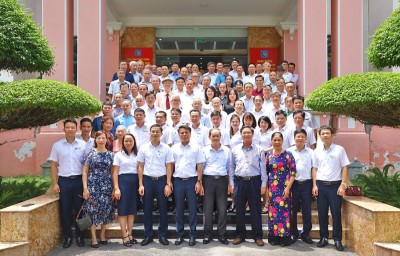 Lớp lớp các thế hệ Cán bộ Lãnh đạo của Công ty Tuyển than Hòn Gai đã đóng góp sức lực và trí tuệ để xây dựng Công ty ngày càng phát triển bền vững