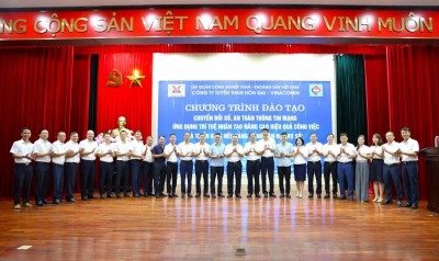 Ban lãnh đạo Công ty, lãnh đạo các đơn vị và các giảng viên cùng quyết tâm hoàn thành chương trình đào tạo chuyển đổi số