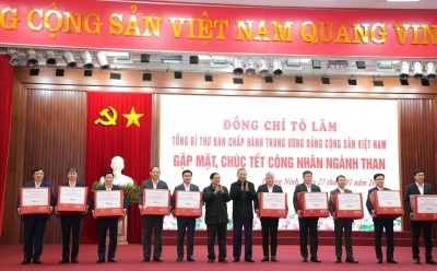 Tổng Bí thư Tô Lâm và Thủ tướng Phạm Minh Chính tặng quà Tết cho cán bộ, công nhân ngành Than