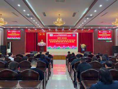 Trao quà cho gia đình Anh Nguyễn Mạnh Hoàn ở Tổ 9, Khu 3, Phường Hạ Long, tỉnh Quảng Ninh