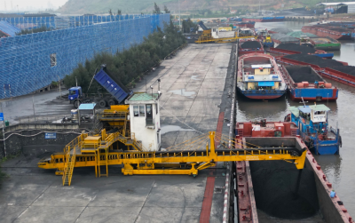 Phân xưởng Tiêu thụ đẩy mạnh thi đua lao động sản xuất, quyết tâm hoàn thành sản lượng than xuất 1,021 triệu tấn trong tháng 8/2026