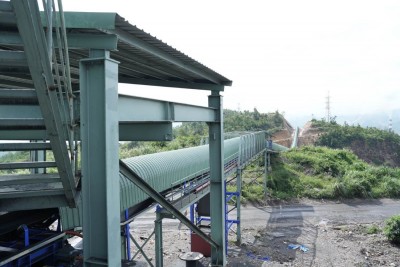 Hệ thống băng tải vận chuyển than Núi Béo - Hà Tu - Trung tâm Chế biến - làng Khánh, dài gần 9km do Công ty Tuyển than Hòn Gai - TKV làm chủ đầu tư. Ảnh: Truyền thông TKV