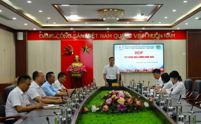 Hội đồng nâng bậc, nâng lương Công ty Tuyển than Hòn Gai - Vinacomin họp xét duyệt nâng lương năm 2026 cho người lao động.